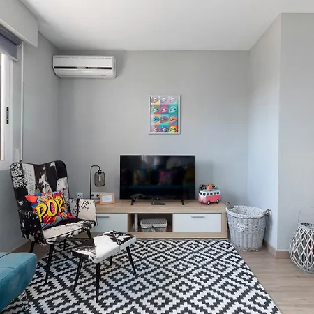 Retro Divino Con Piscina Y Playa Familias Parejas